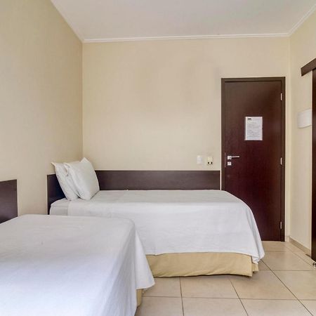 Oyo Hotel Melo アラピラカ エクステリア 写真