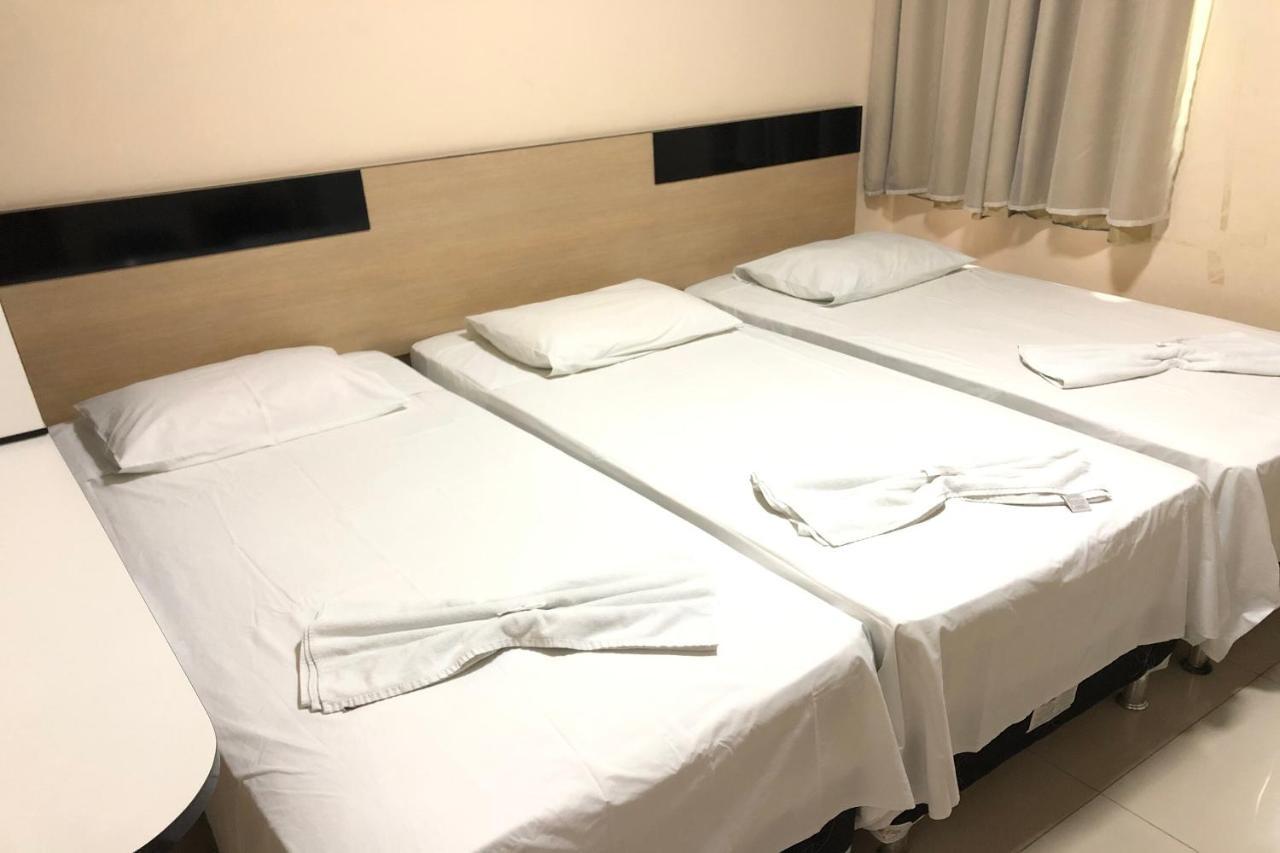Oyo Hotel Melo アラピラカ エクステリア 写真