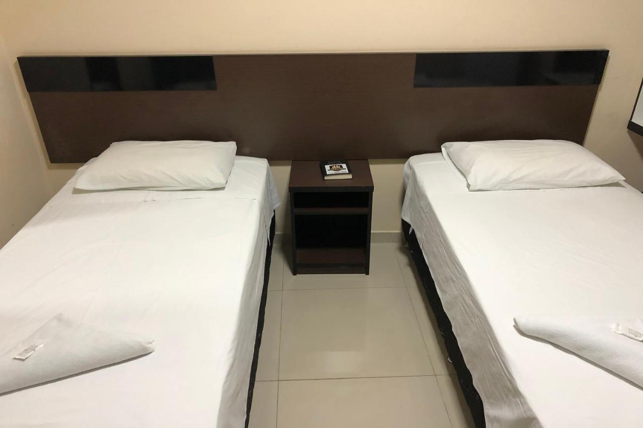 Oyo Hotel Melo アラピラカ エクステリア 写真
